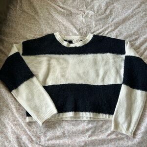 Black and White Striped Women's Sweater size medium